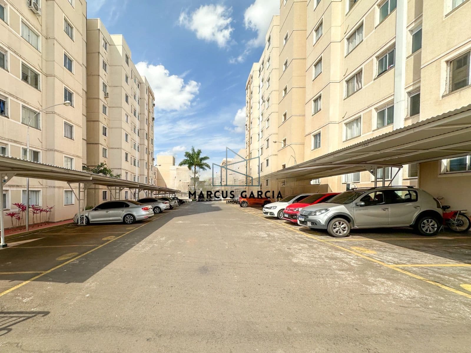 Apartamento térreo, localizado no Condomínio Lagoa Santa, ao lado da UTFPR, na valorizada região Leste da cidade — ideal tanto para moradia quanto para investimento.