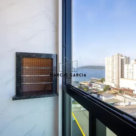 🌊 Apartamento à Venda – Centro de Balneário Piçarras/SC – A 90m da Praia com Vista para o Mar 2 Suítes | 75 m² | Alto Padrão | Piscina | Salão de Festas ✔️ Pronto para Airbnb | ✔️ Porteira Fechada |