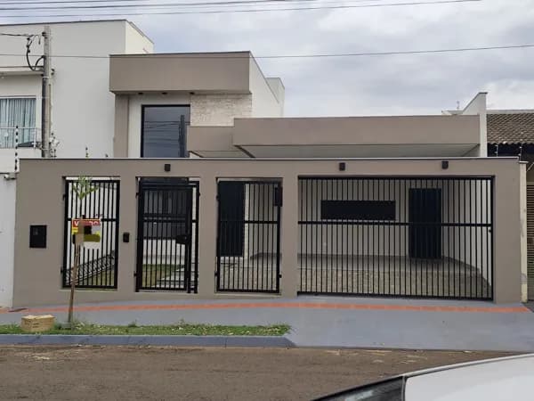 Linda Casa a venda no Loteamento Chamonix - Pronta para Morar em Londrina/PR