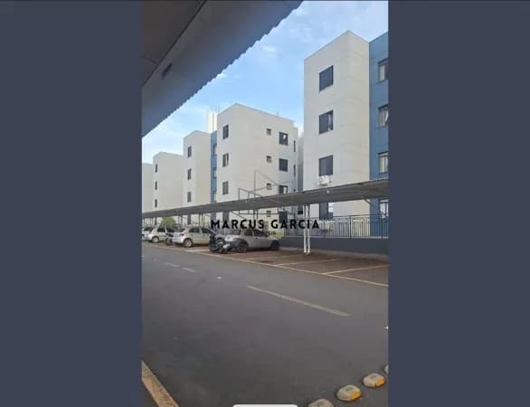Apartamento à Venda no Condomínio Residencial Lindóia em Londrina/PR | 2 Quartos, Armários Planejados, Vaga de Garagem e Ótima Iluminação Natural