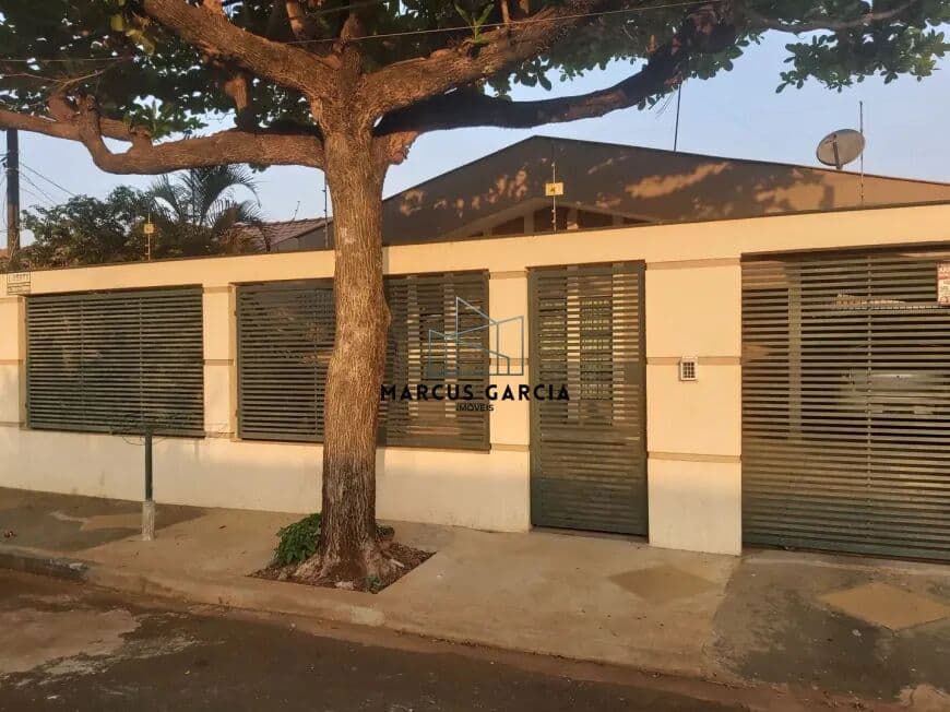 Linda Casa a Venda no Jardim Adriana II, Londrina/PR