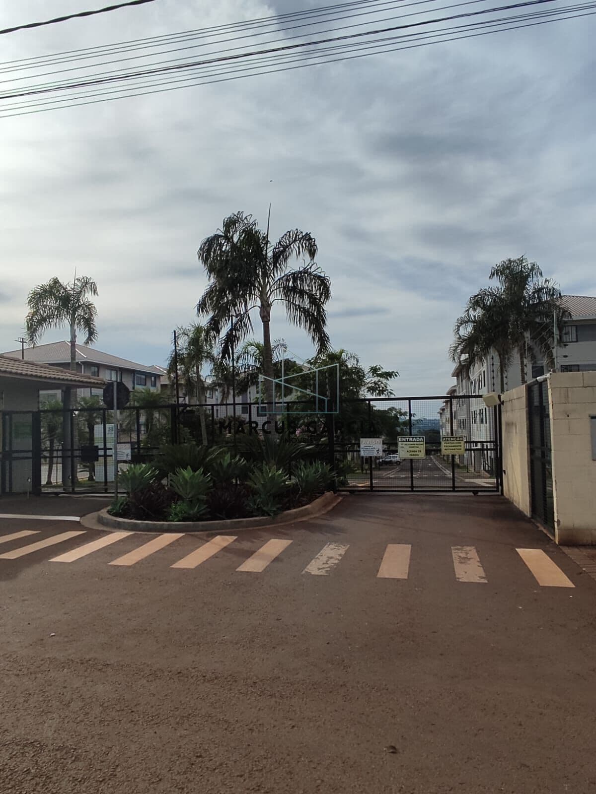 Apartamento à Venda no Edifício Flor de Lotus – Região Norte de Londrina/PR | 2 Quartos, Sala para Dois Ambientes, Ambientes Iluminados, 1 Vaga de Garagem