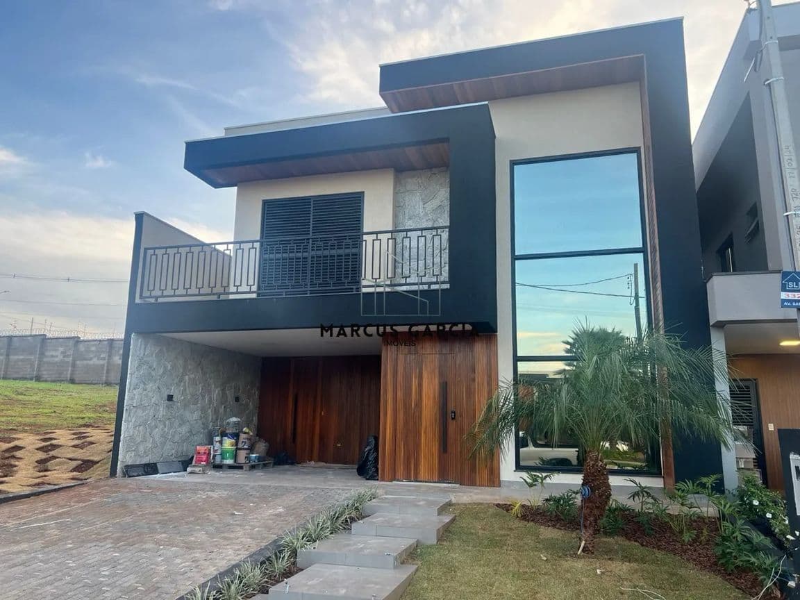 Casa/Sobrado à Venda no Condomínio Bella Vitta – Região Leste de Londrina/PR Sobrado de alto padrão com piscina, 4 suítes e lazer completo