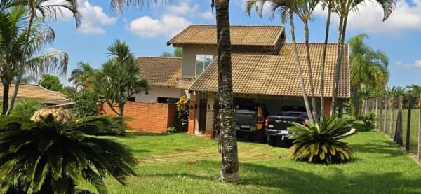 CHÁCARA DE ALTO PADRÃO À VENDA NO CONDOMÍNIO GREEN VILLAGE EM CAMBÉ/PR – PORTEIRA FECHADA, PISCINA AQUECIDA E ÁREA GOURMET COMPLETA