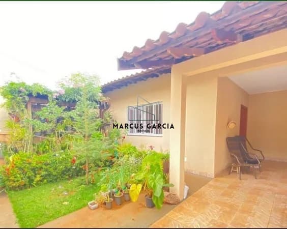 Casa/Sobrado à Venda na Região da Uberlândia – Jardim Alvorada | Zona Oeste de Londrina/PR | 4 Dormitórios (1 Suíte) | 300m² Construídos | 2 Vagas Cobertas | Completa de Armários
