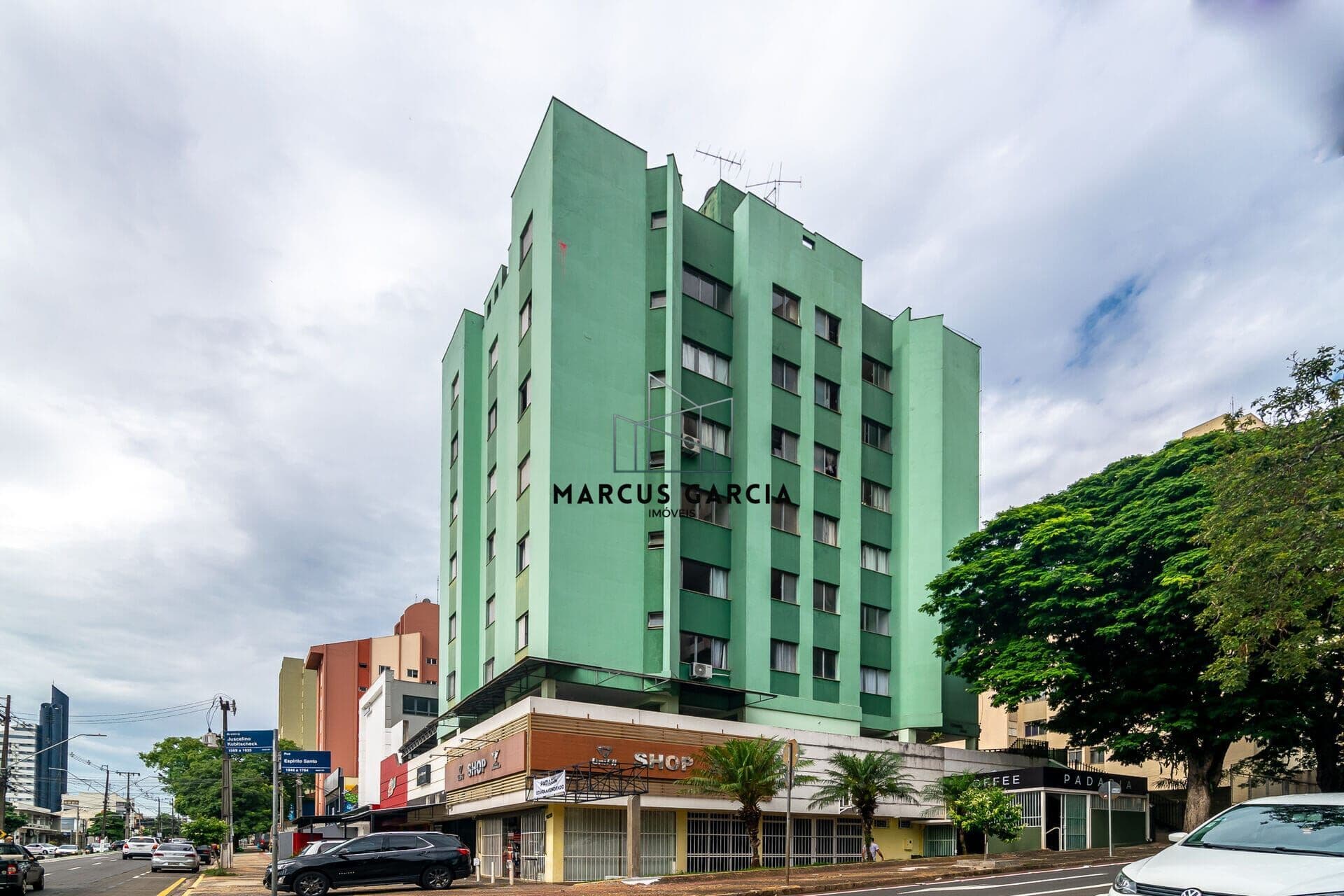 Apartamento à Venda no Edifício Renoir – Centro | Londrina/PR Excelente oportunidade para quem busca apartamento à venda no Centro de Londrina, com localização estratégica na Rua Espírito Santo, ideal para morar ou investir com alta liquidez e praticidad