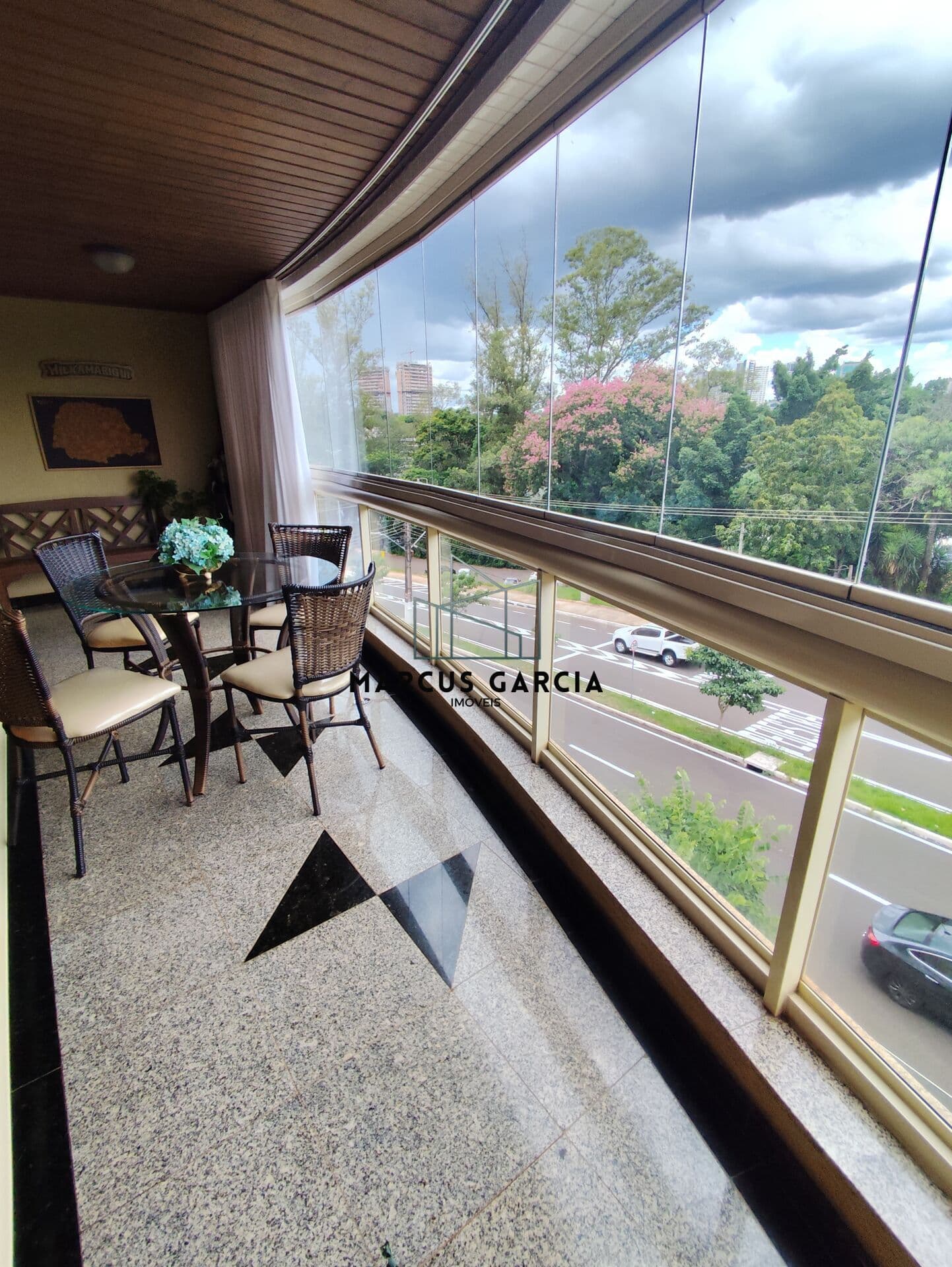 Apartamento a Venda no Condomínio Four Seasons Residence - Vila Fujita - Londrina/PR