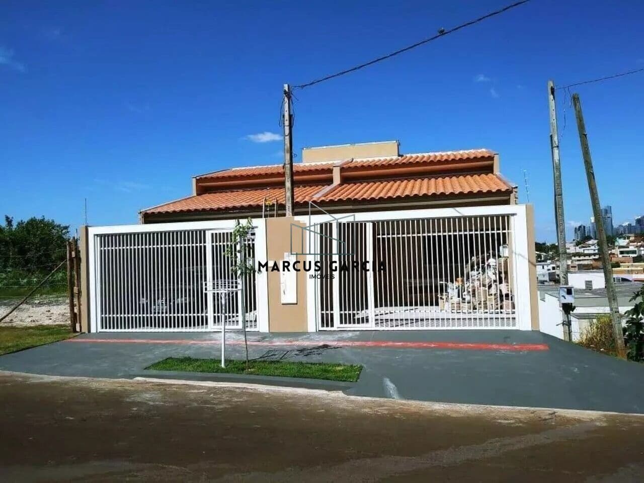 Casa / Sobrado à Venda no Jardim Tókio – Londrina/PR