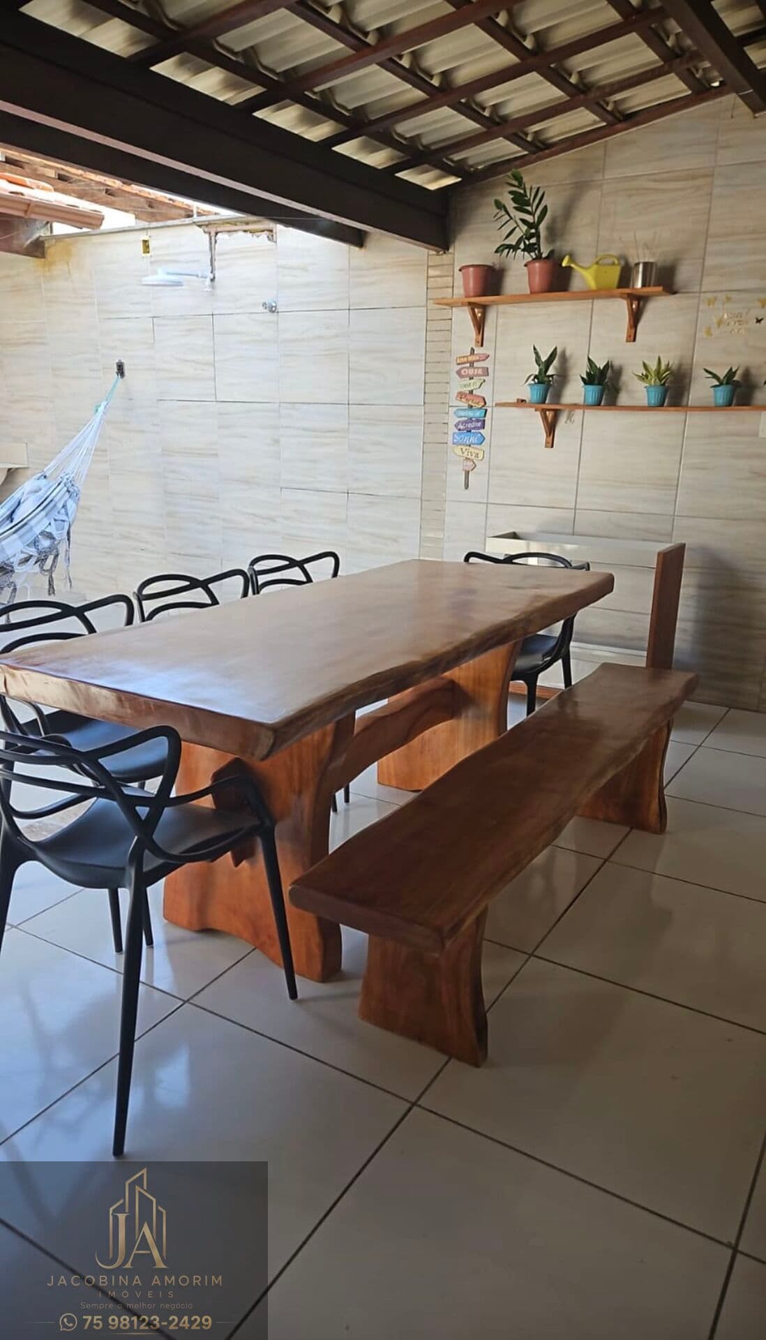 Casa Térrea na FRAGA MAIA TOTALMENTE MOBILIADA em rua com segurança 24h