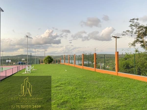 Terreno em frente para a Avenida Fraga Maia