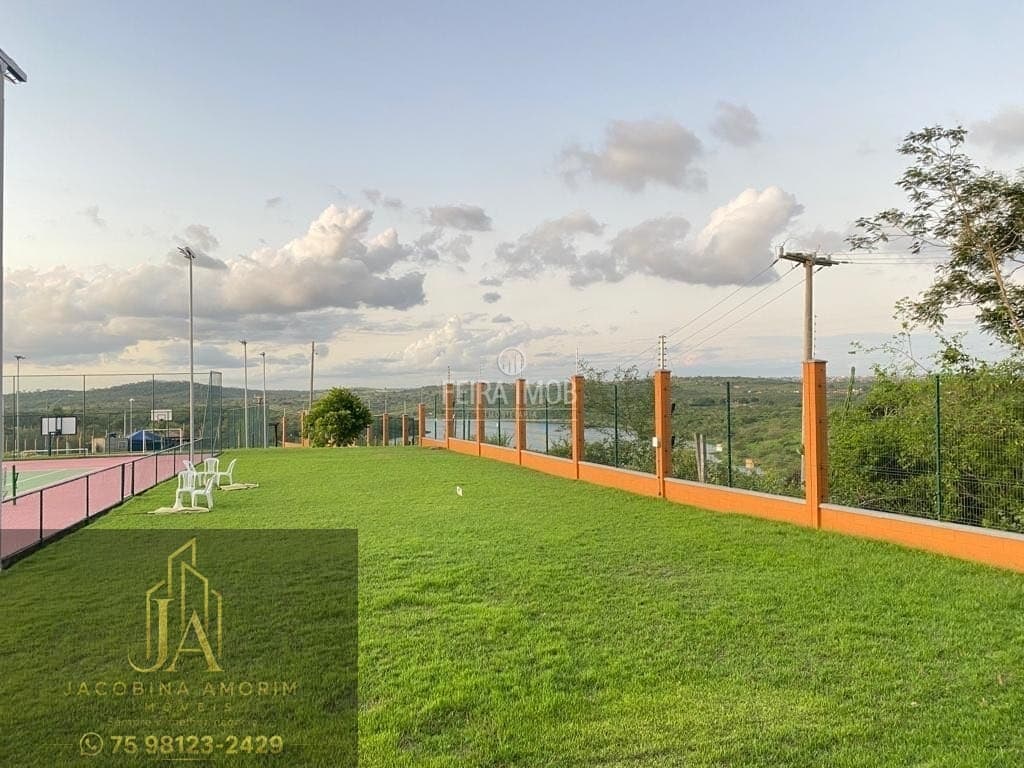 Terreno em frente para a Avenida Fraga Maia