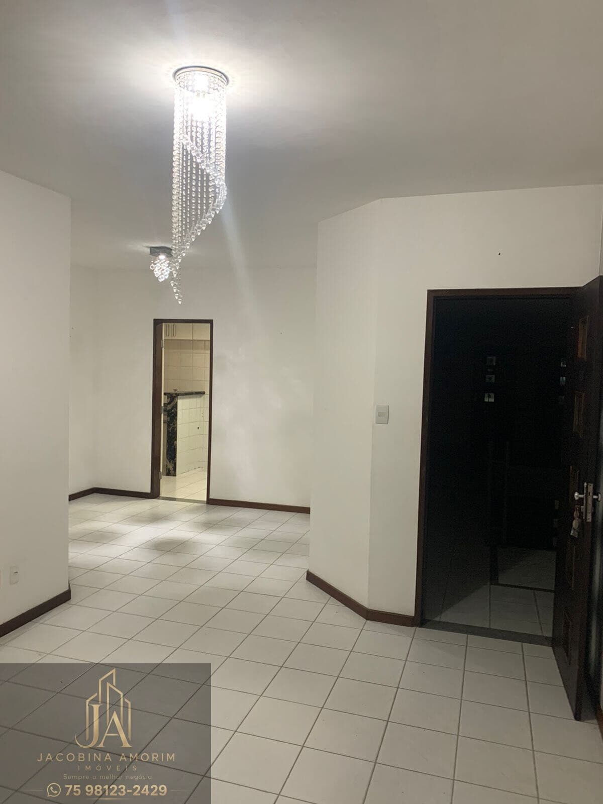 Apartamento nascente a poucos minutos da Avenida Noide Cerqueira
