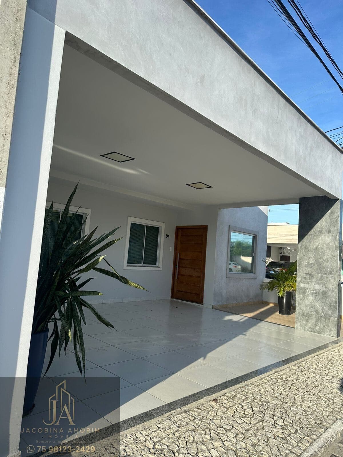Casa de Condomínio em Feira de Santana - Lagoa Salgada