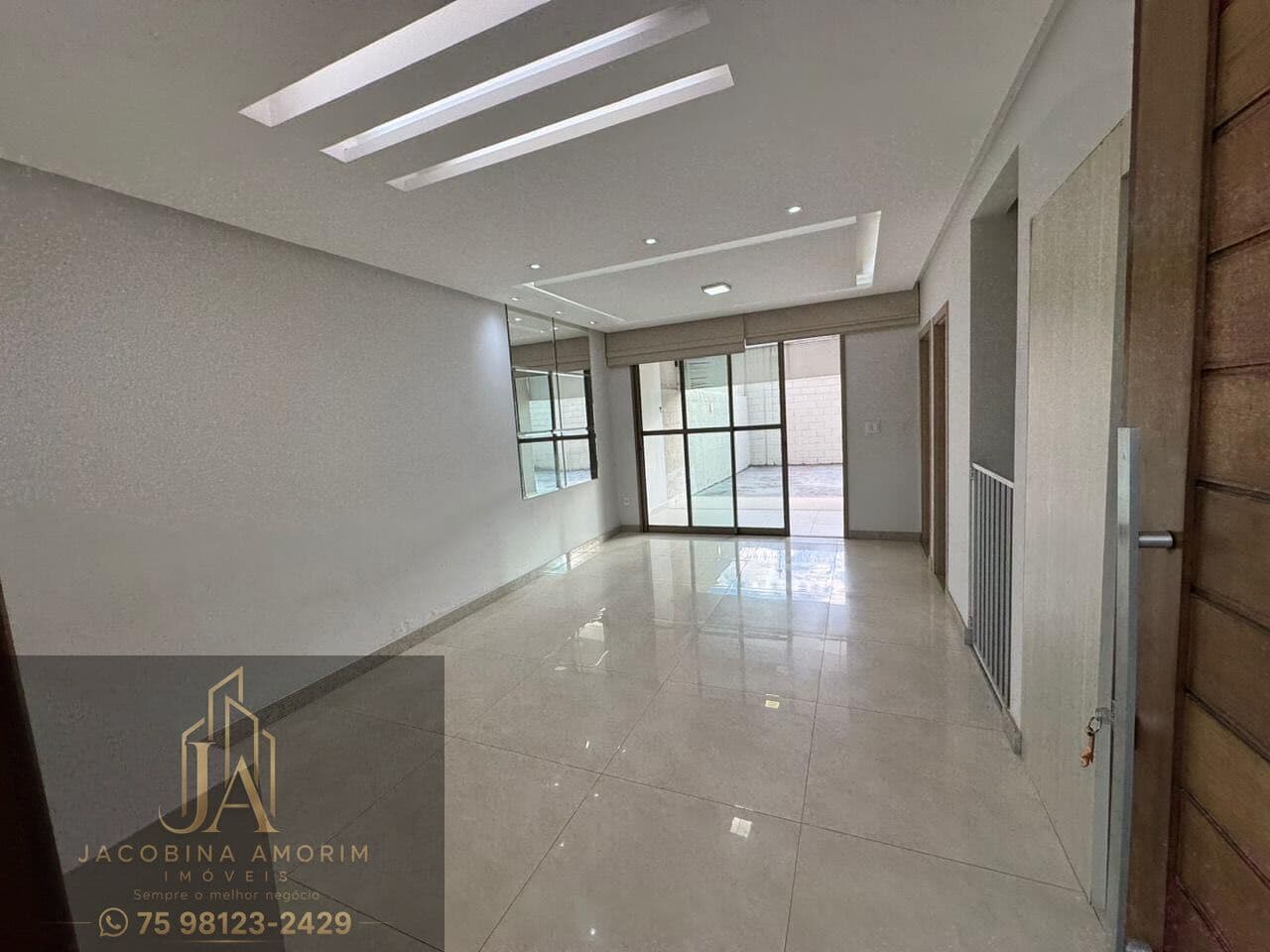 Casa Alto Padrão no Sim com os móveis planejados