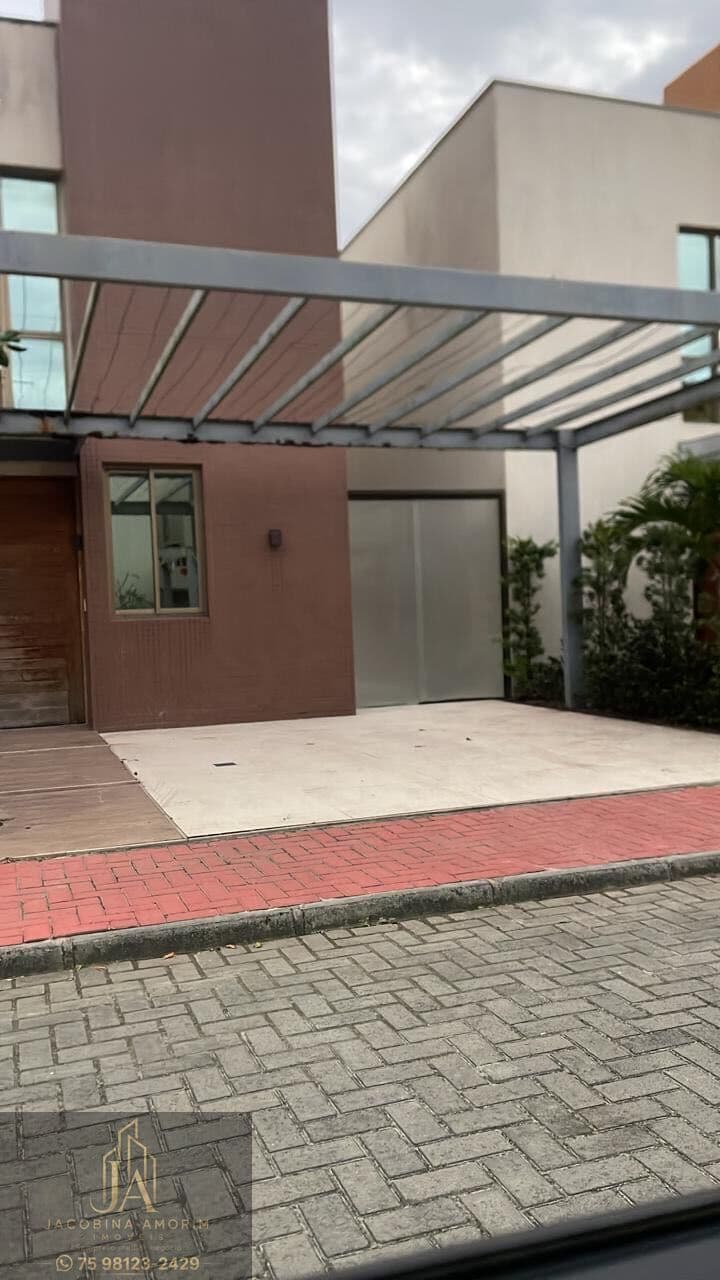 Alugo casa ampla no PAPAGAIO em condomínio