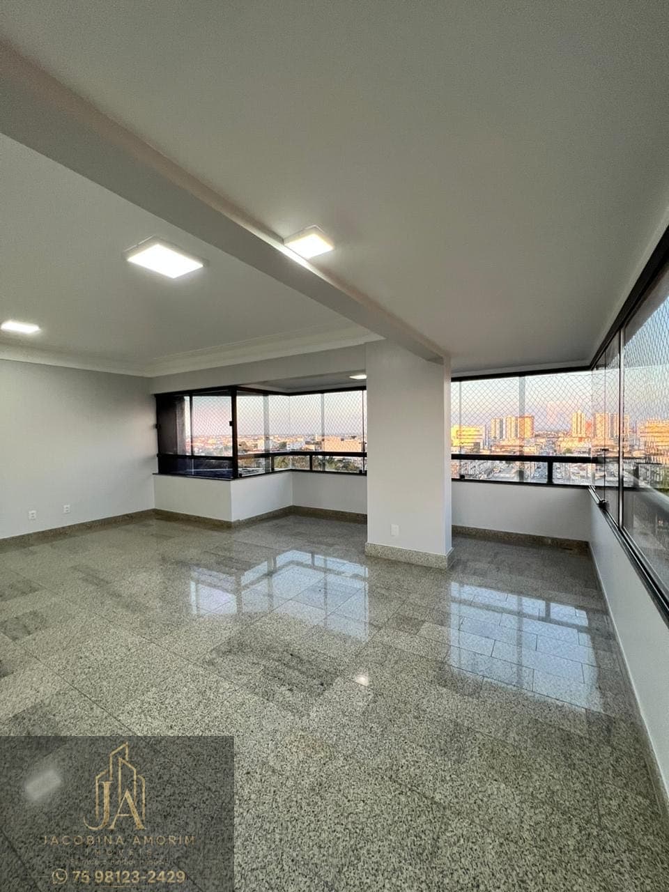 Apartamento Alto Padrão semi mobiliado
