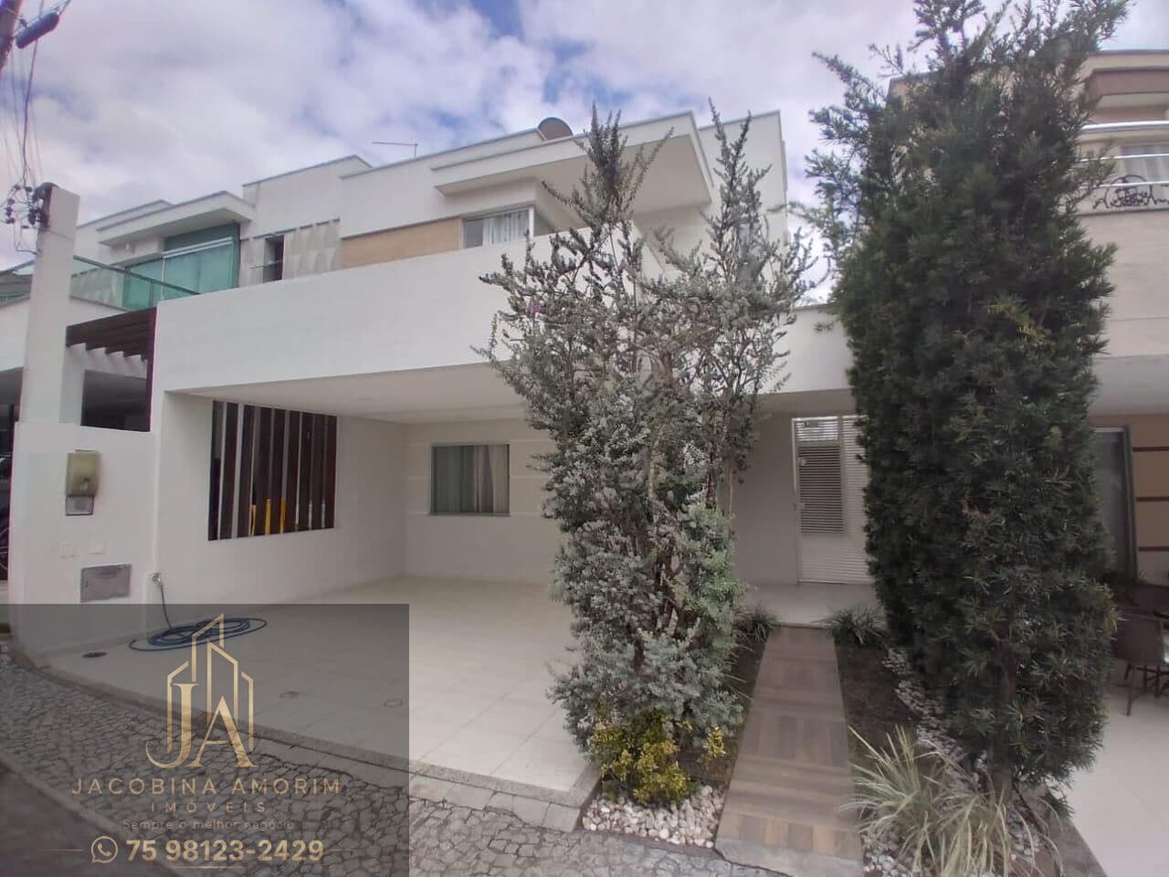 Casa duplex em Condomínio na Artemia Pires