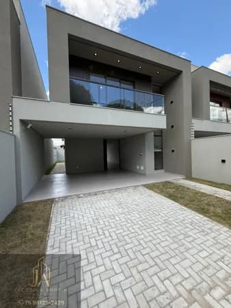 Casa linda a poucos minutos da Centenário, no bairro Sim.