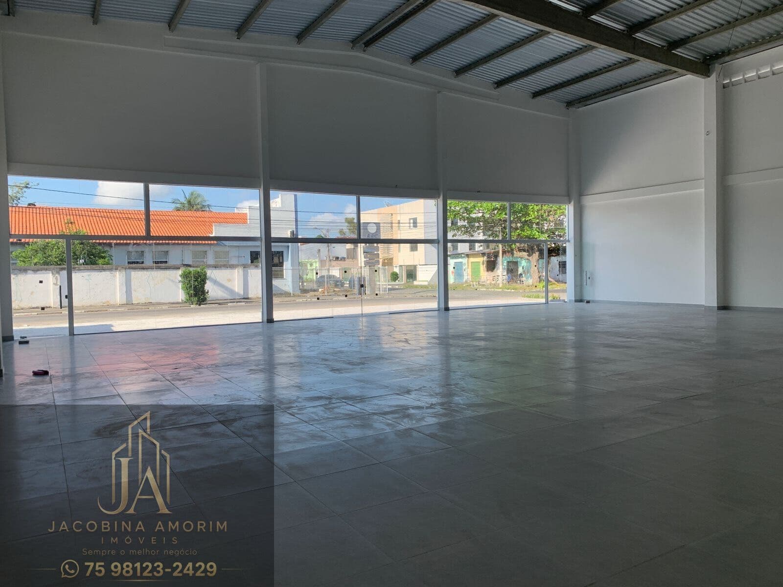 Galpao comercial 160m2 na Noide Cerqueira