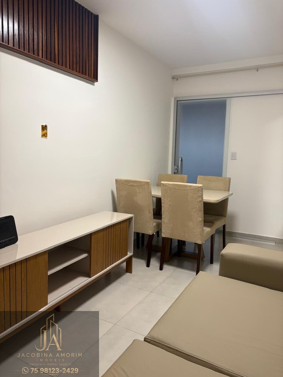 Apartamento térreo mobiliado com quintal