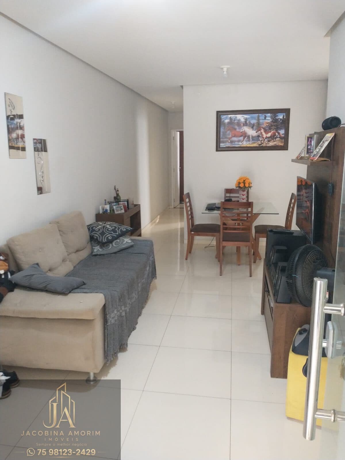 Casa MOBILIADA NO BAIRRO SIM