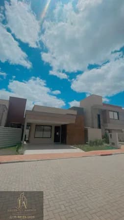 Casa Térrea alto padrão a poucos minutos da Noide