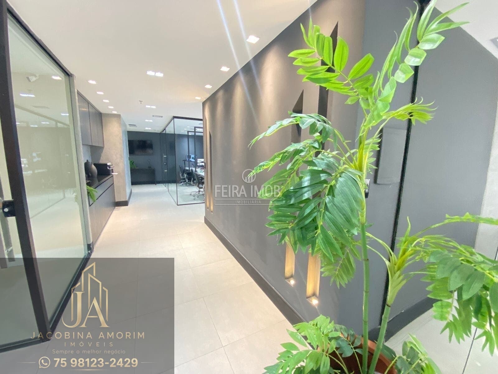 Ponto Comercial excelente na Rua Castro Alves em galeria empresarial