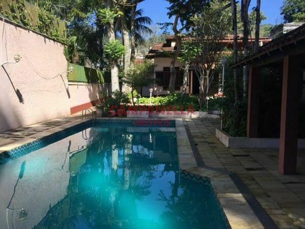 Casa em rua segura, tranquila e arborizada. Guarita com cancela manual e sempre um segurança Jardim Botânico Horto Rio de Janeiro RJ