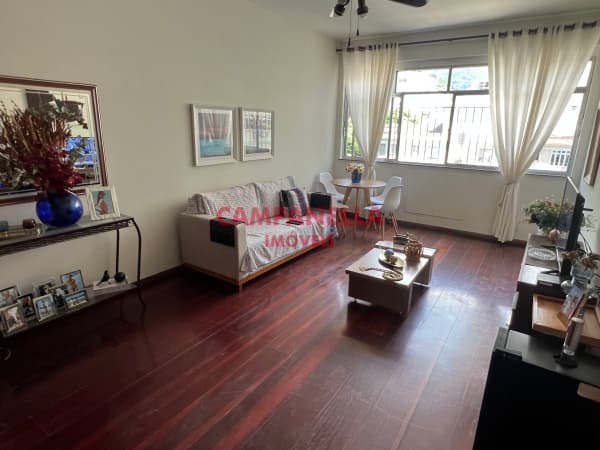 Apartamento 03 quartos, garagem, Praça Saens Pena Tijuca