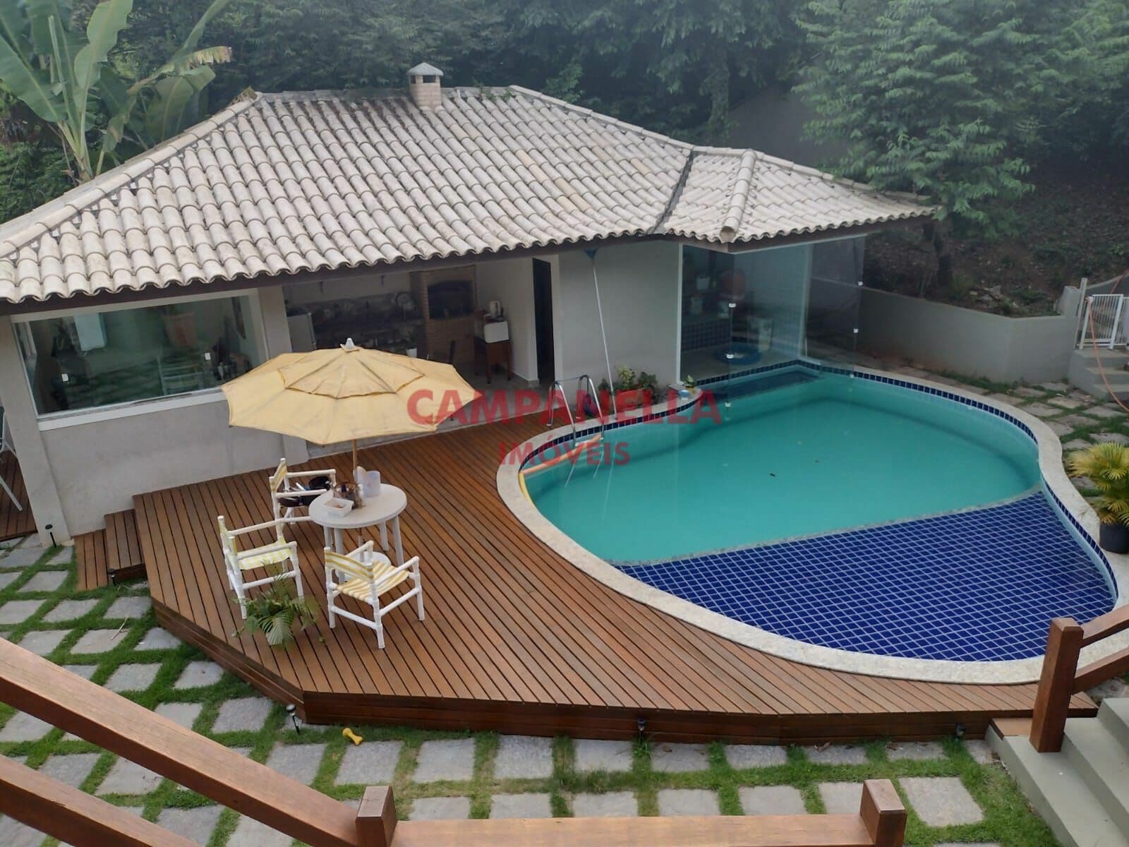 Linda casa nova com 04 suítes, piscina, sauna, casa de caseiro, Praia Brava Búzios