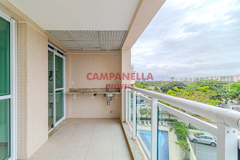 Apartamento varanda, 02 quartos, suíte, garagem, infratotal, Recreio RJ