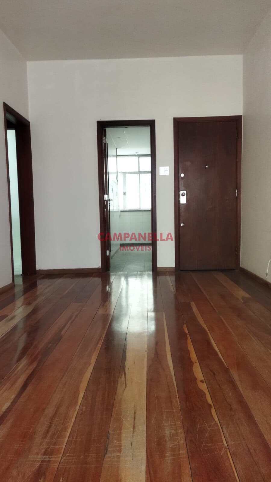 Apartamento 03 quartos, garagem, rua nobre Copacabana.