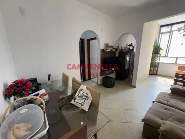 Apartamento 02 quartos, dependências, junto orla, Copacabana RJ