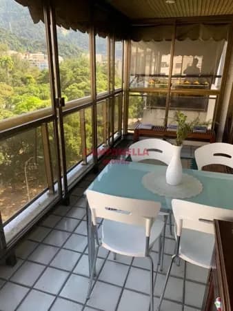 APARTAMENTO VARANDÃO, 02 QUARTOS, SUÍTE, GARAGEM, INFRATOTAL LEBLON RJ