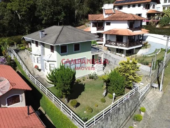 Casa em condomínio para venda, 3 suítes, 1 lavabo, 1 dependência para funcionário completa.