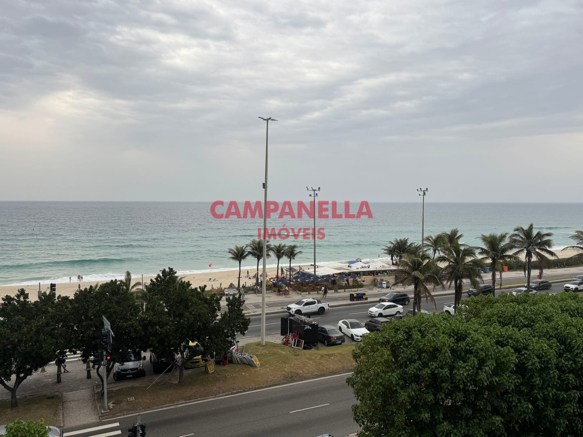 Apartamento Frontal, varandão, 02 quartos, vista cinematográfica, Praia da Barra