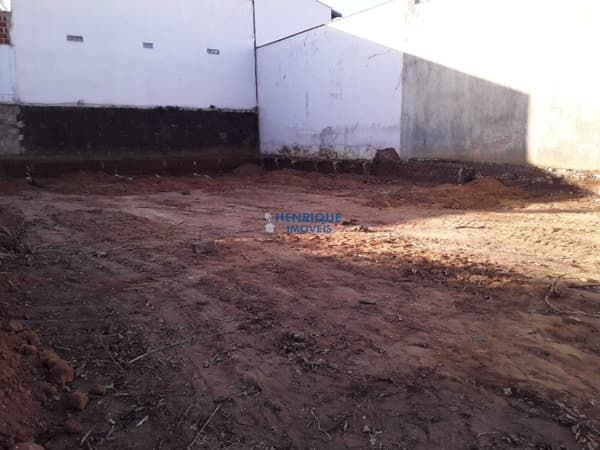Terreno 420m² Parque universitário