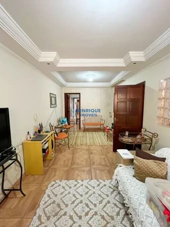 Casa à venda com 2 dormitórios e área gourmet no centro em Santa Gertrudes por R$350.000,00