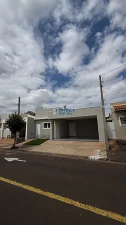 Casa no Condomínio Club Home para locação em Rio Claro - R$5.300,00 + IPTU + Condomínio.