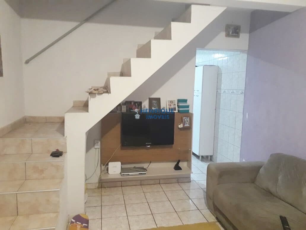 Sobrado à venda com 4 dormitórios no bairro Jardim Cherveson em Rio Clao SP por R$ 399.990,00