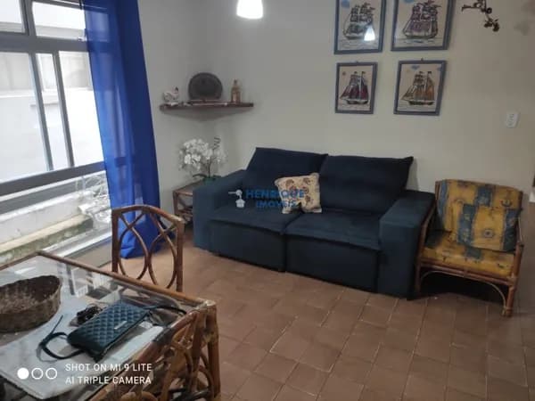 Apartamento à venda com 2 dormitórios 300 metros da praia da Enseada no Guarujá SP por R$ 420000,00