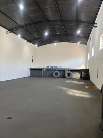 Galpão no Jd. Mirassol por R$700.000,00