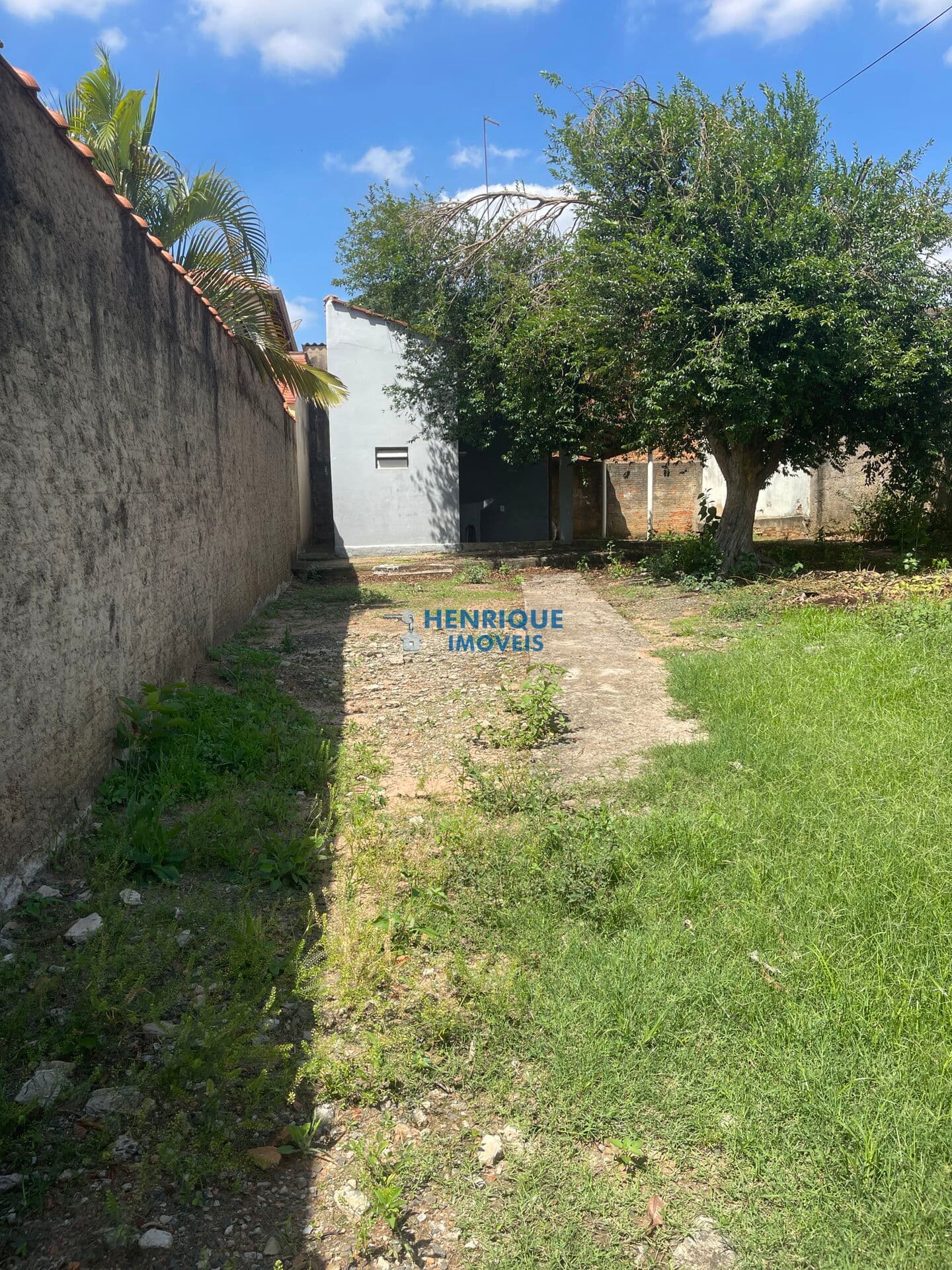 *Terreno à venda com construção nos fundos – R$ 150.000*