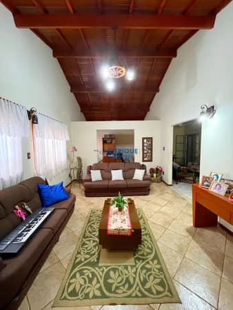 Casa à venda com 3 dormitórios, área gourmet, piscina e edícula no bairro Jardim São Paulo 2 em Rio Claro SP por R$ 750.000,00