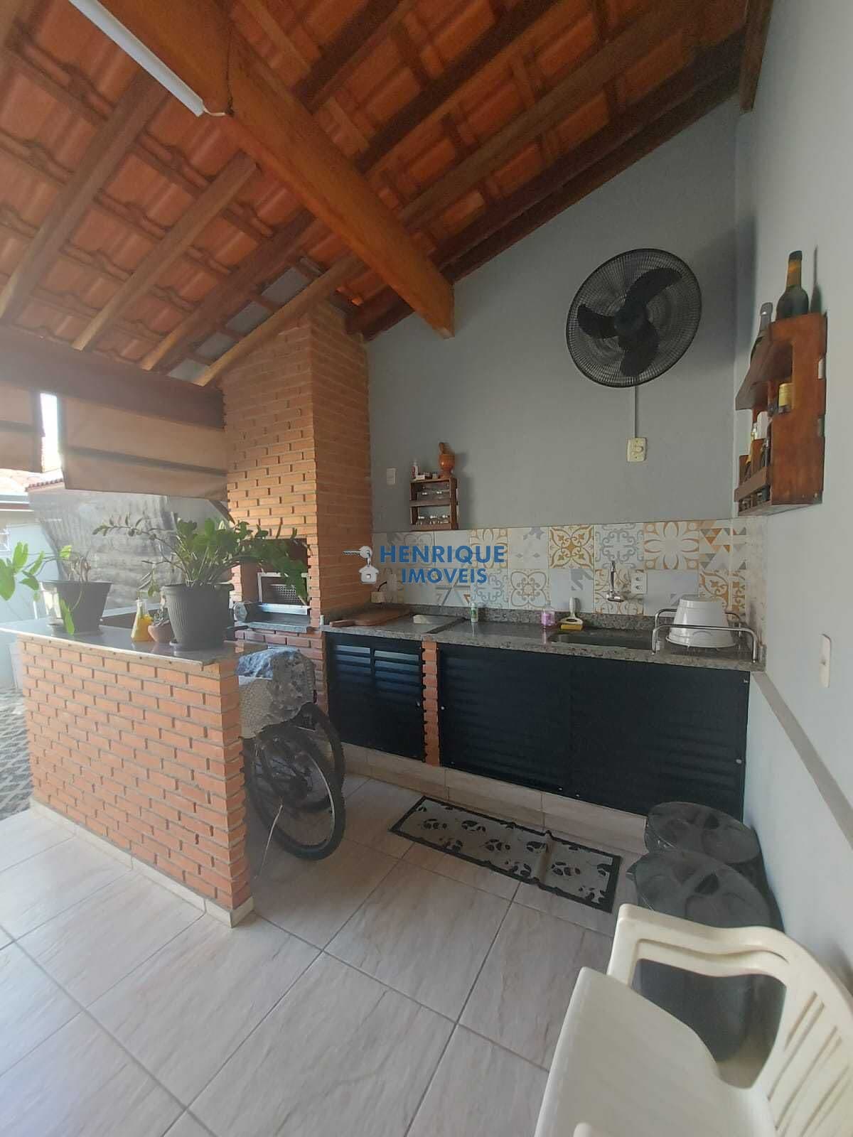 EXCELENTE CASA NO VILA APARECIDA