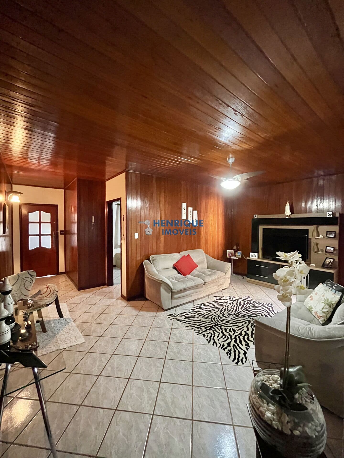 Casa a venda com 2 dormitórios e área gourmet no bairro Parque universitário em Rio Claro SP por R$ 380.000,00