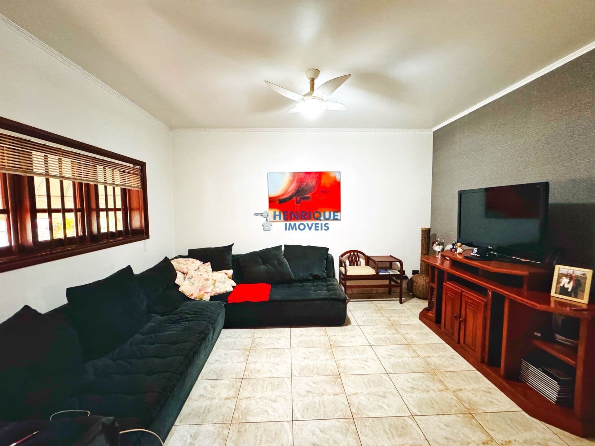 Casa com 4 dormitórios e área gourmet por 550.000,00 na vila São José