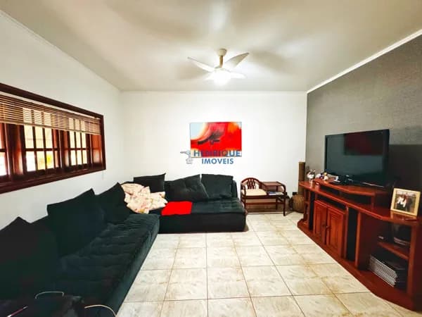 Casa com 4 dormitórios e área gourmet por 550.000,00 na vila São José