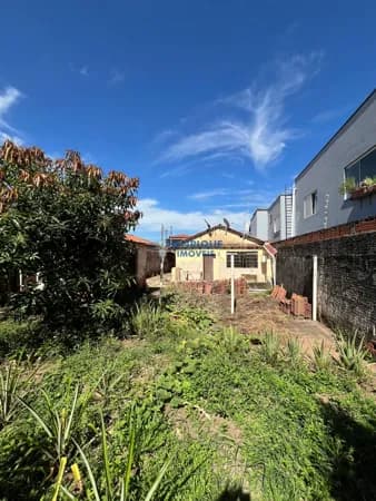 Casa a venda no bairro Parque Universitario - R$350.000,00