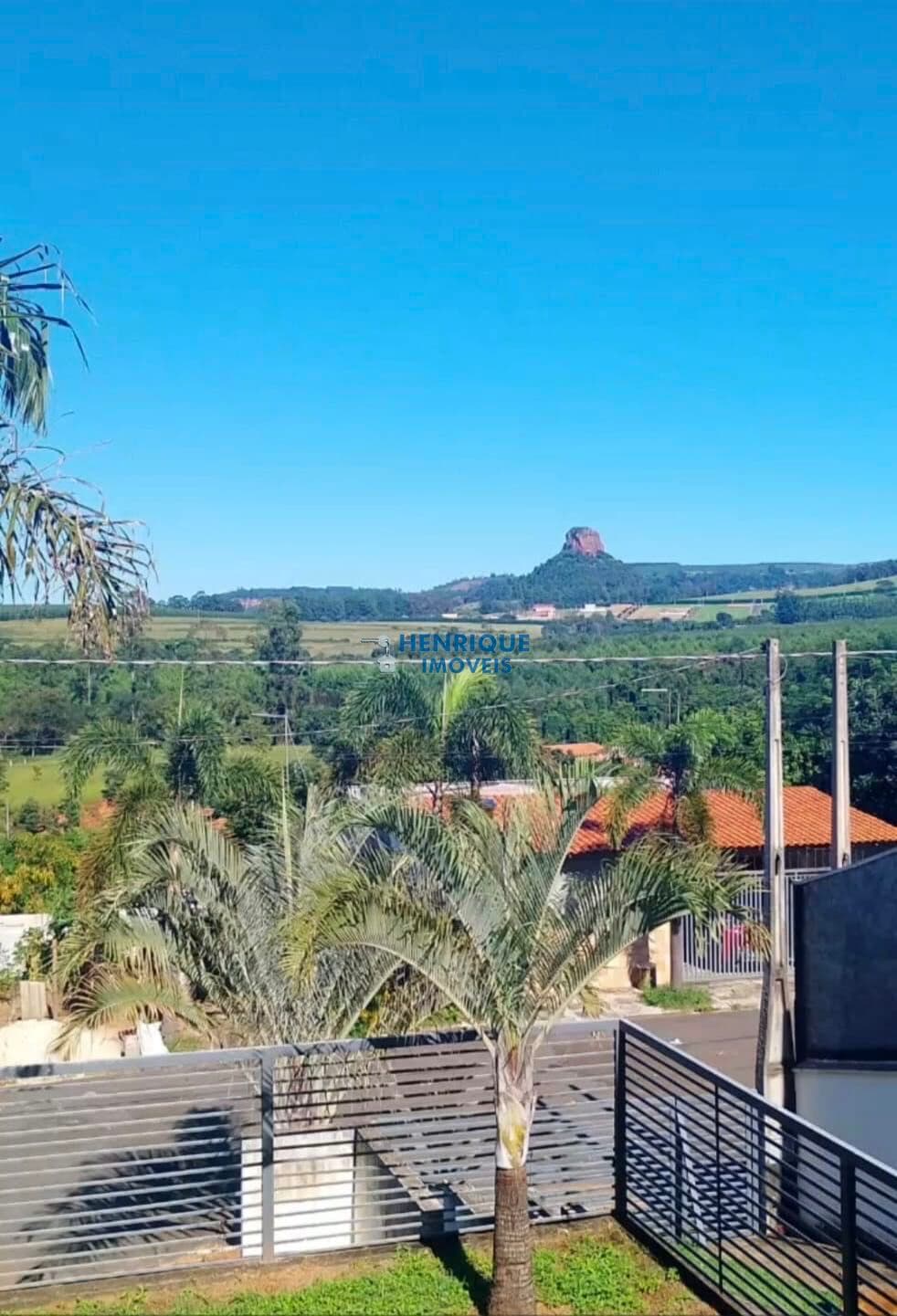 Casa a venda com linda vista no bairro Laranjeiras em Analândia SP por R$ 370.000,00